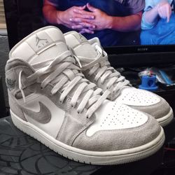 Air Jordan 1 Mid SE