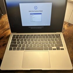 13-inch MacBook Air with Apple M1 chip + Clear Hard Protector