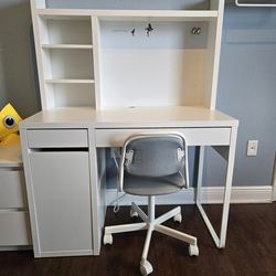 Desk White With Wheeled Chair