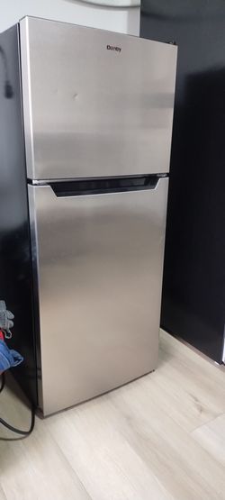 Danby mini refrigerator 4.7 cu ft