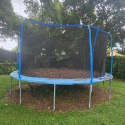 TRAMPOLINE Large Outdoor With Net Enclosure