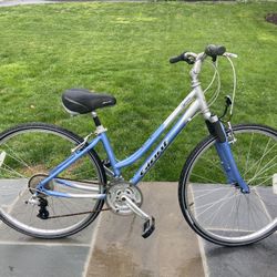 🔥 HIGH QUALITY GIANT CYPRESS HYBRID – GREAT VALUE & READY TO RIDE! 🚲✨