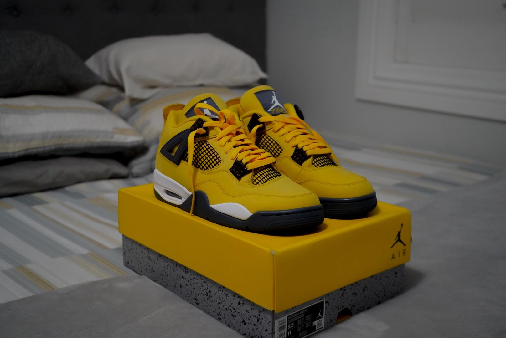 Jordan’s 4 Retro Lighting
