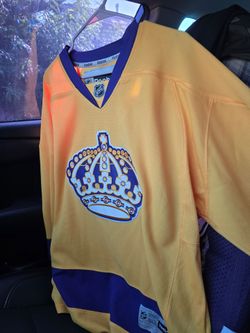 Large hockey 🏒 kings jersey ...Great condition reebok
