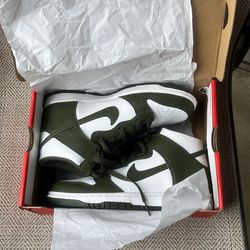 Nike White/Cargo KhakiDunk High