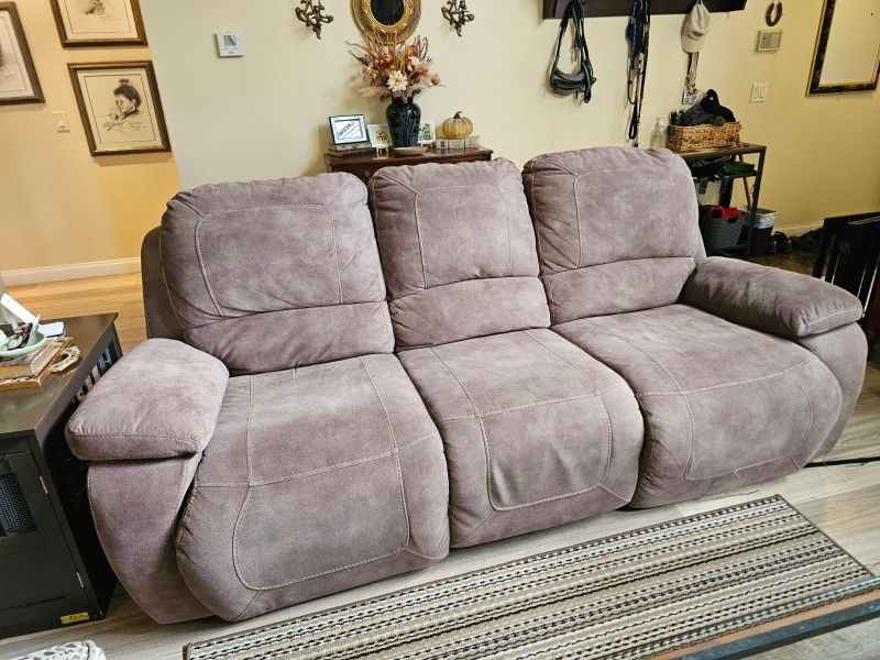Reclining sofa