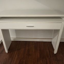 Compact desk w/slide out desk/drawer Columbia City pickup
