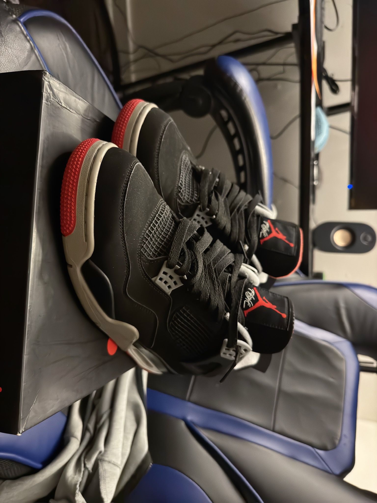Air Jordan 4 Bred 2019