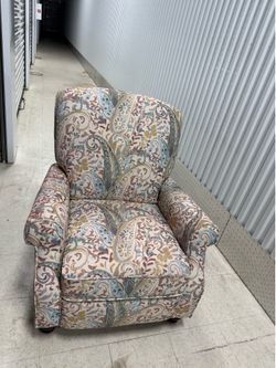Small accent chair/recliner