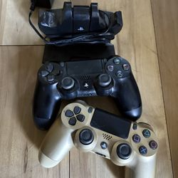 PS4 Controllers and Charging