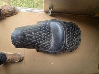 Motorcycle seat