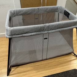 Baby Bjorn Travel Crib