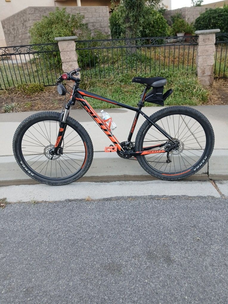 Scott's 29 Inch Mountain Bike
