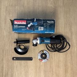 MAKITA 4-1/2” Angle Grinder