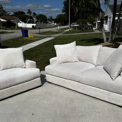 Beige/Off White Sofa Set Free Delivery 🛻