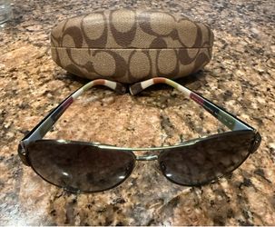 COACH, Like NEW-  AVIATOR POLARIZED SUNGLASSES!