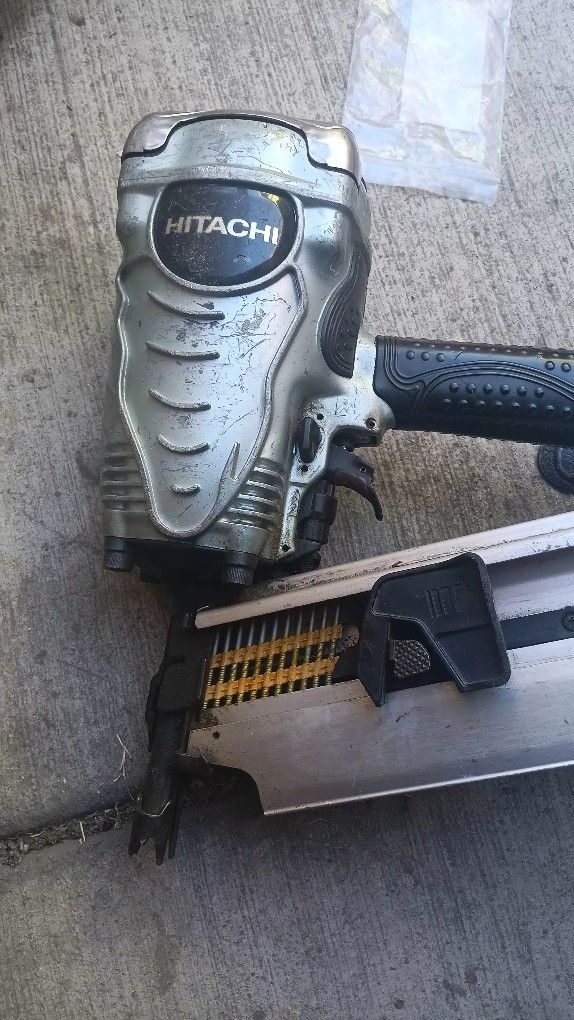 Hitachi Plástico Collated Framing Nailer 3/12 Inch 