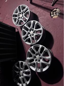 2021 traverse oem 18in rims