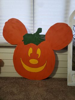 Mickey pumpkins yard art/ halloween or fall decor