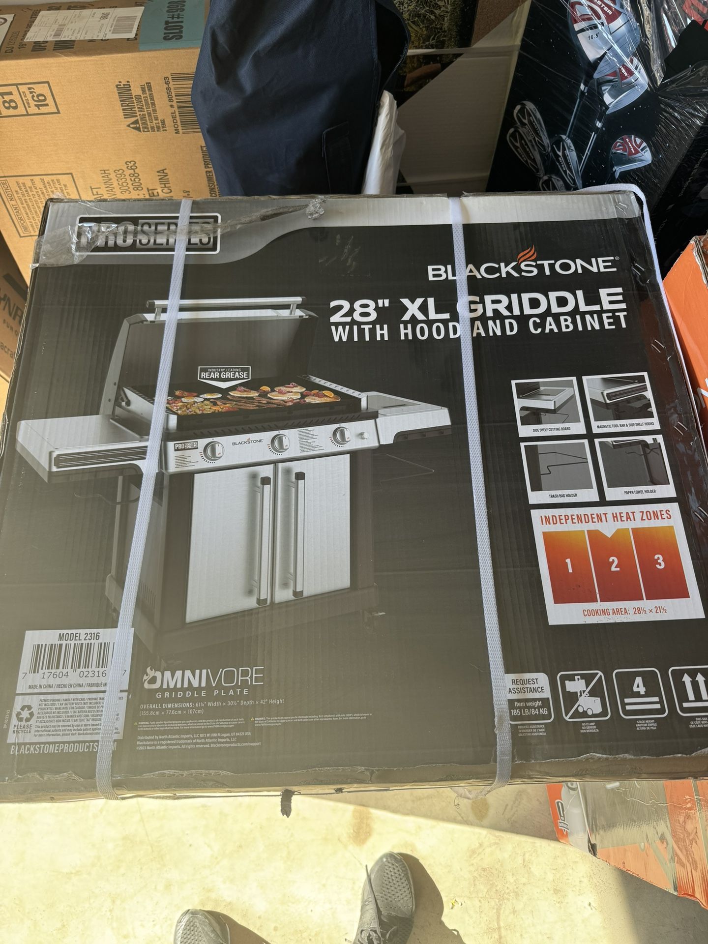 Blackstone ProSeries 3-Burner 28” XL Propane Griddle with Stainless Steel Cabinet and Hood