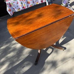 Antique Claw Foot Table Expandable