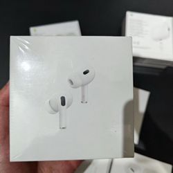 Apple AirPods Pro 2nd Generation with MagSafe Wireless Charging Case - White