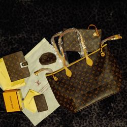 4 PC matching purse set