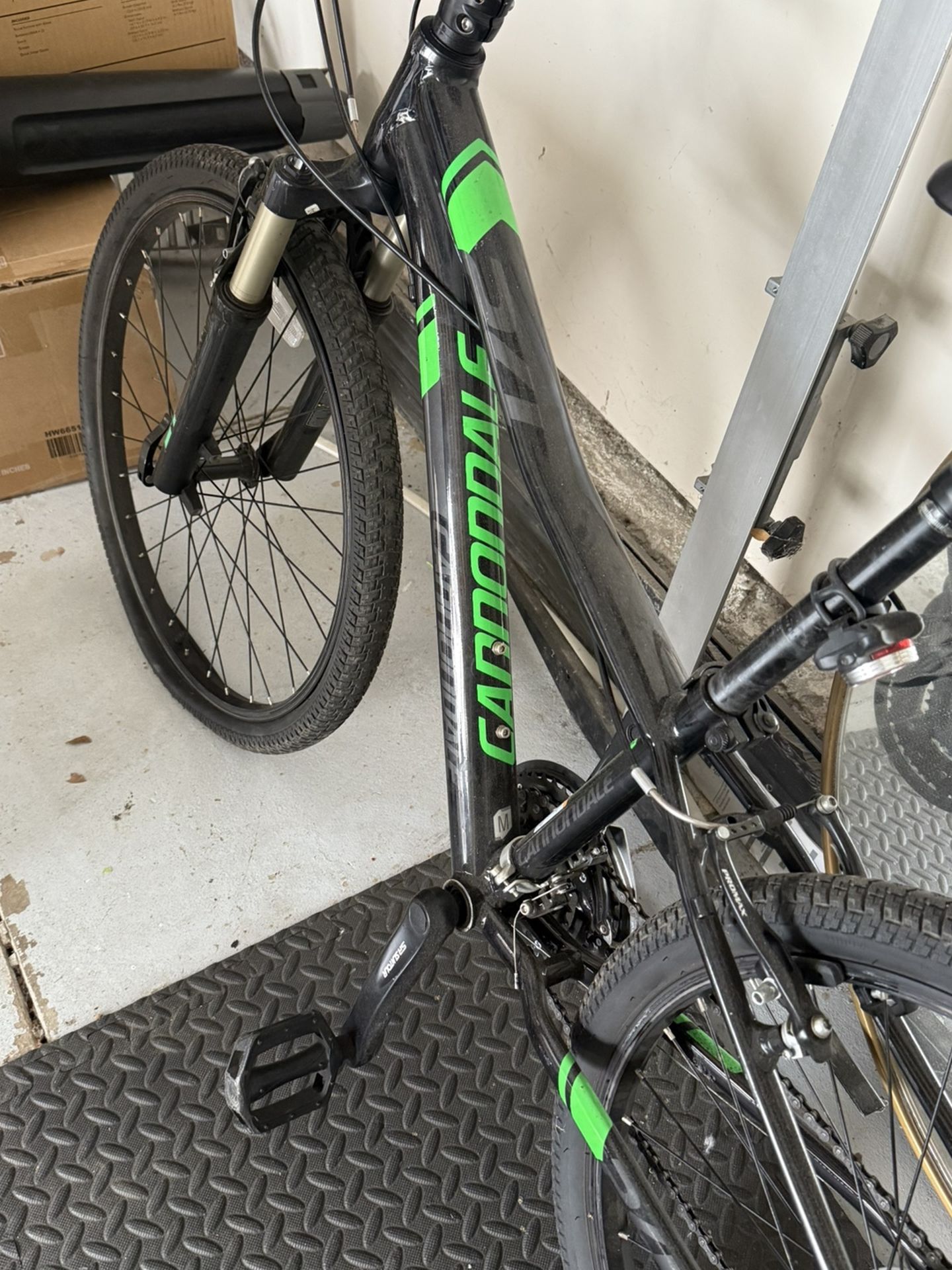 Boys 20 Cannondale mountain Bike  - Barely used