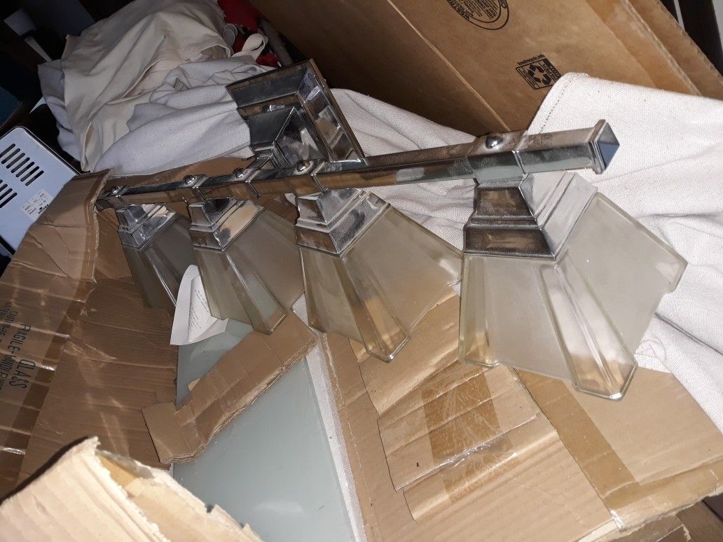 Bathroom vanity light fixture