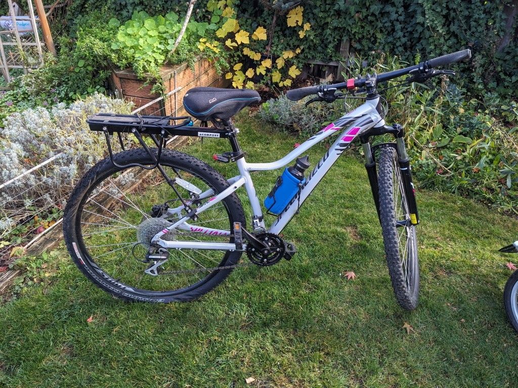 Specialized Jett 29 mountain bike.