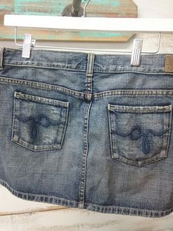Guess skirt
