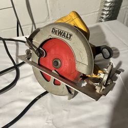 DeWalt 7 1/4 in Circular Saw Corded 