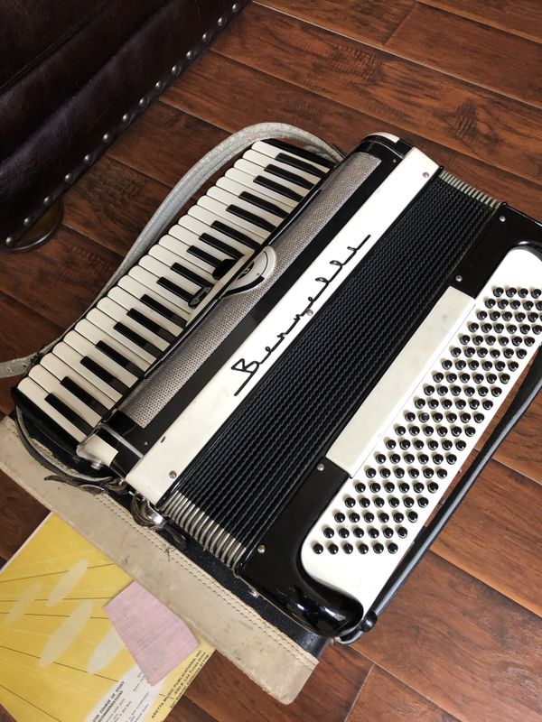 Bernelli Polka King Accordian for Sale in Phoenix, AZ OfferUp