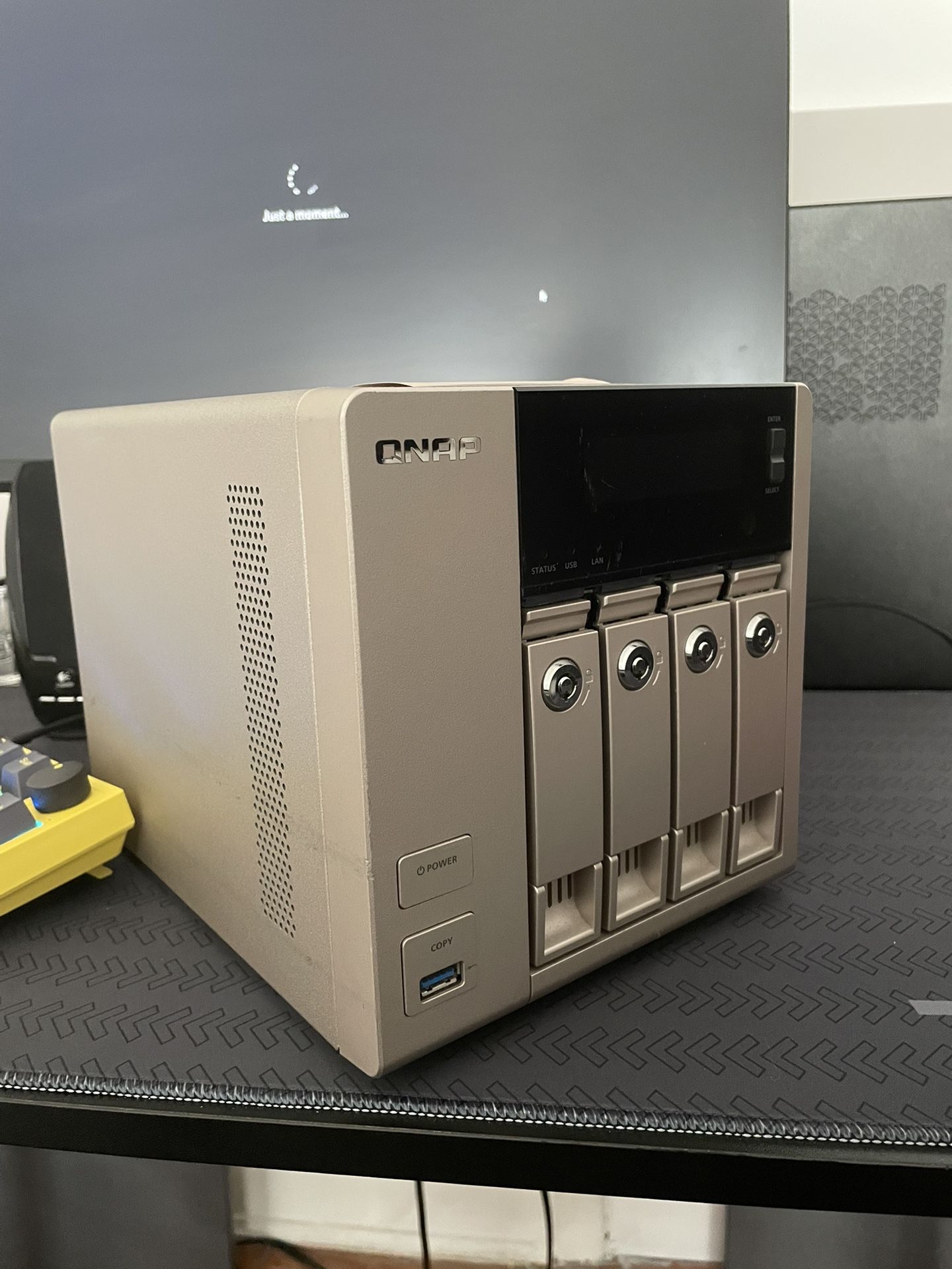 QNAP TVS-463 NAS