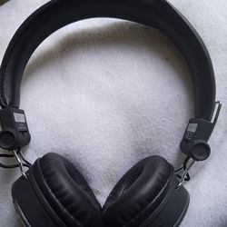 Nice Sata Black  Promotional Bluetooth Headphones