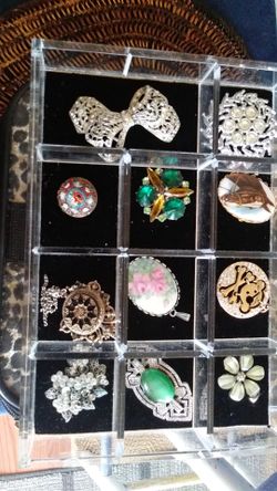 Brooches & Pendants