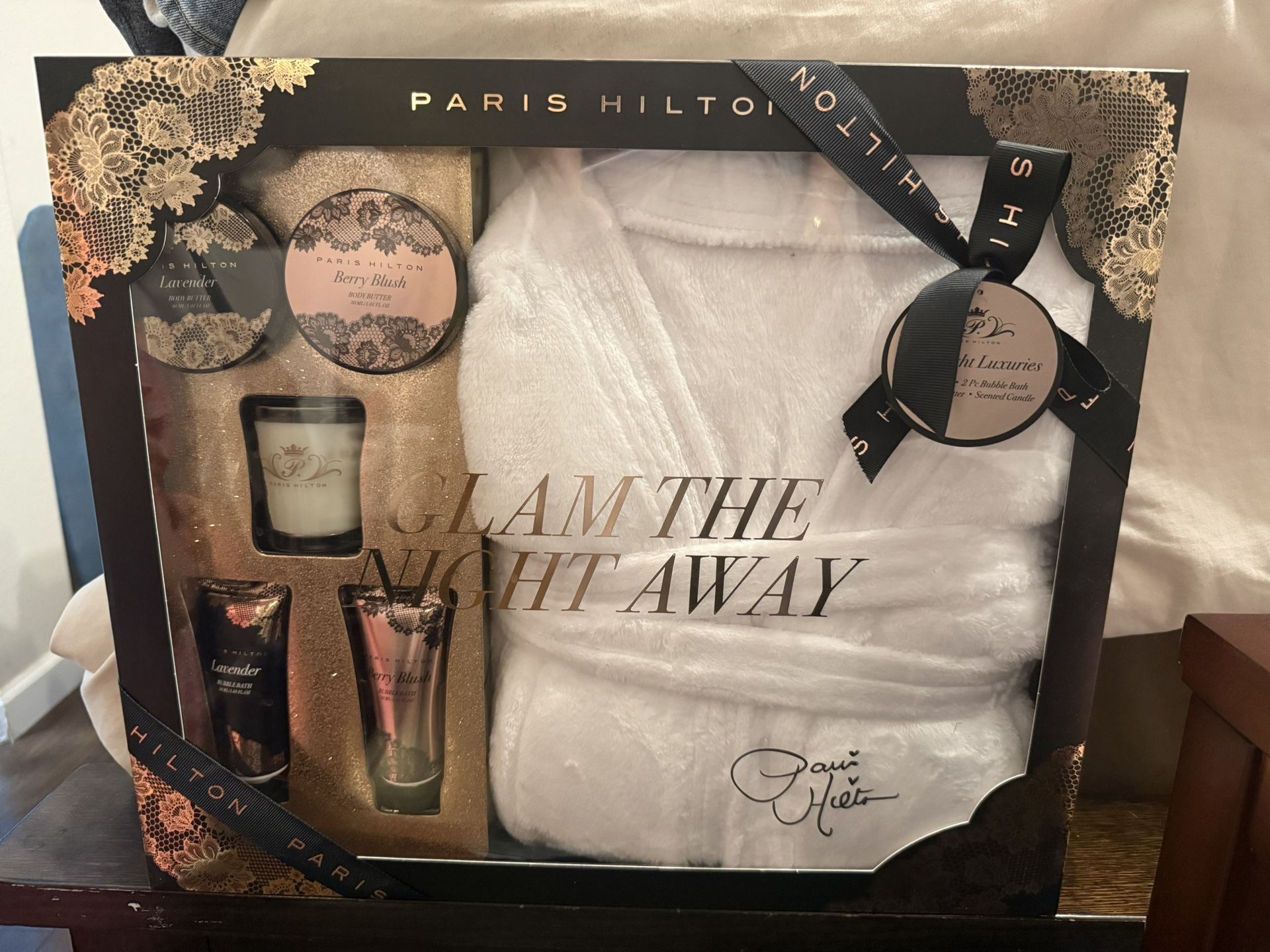 Paris Hilton Bath Gift Set
