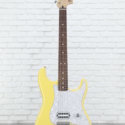 Tom Delonge Signature Guitar by Fender (trade only)