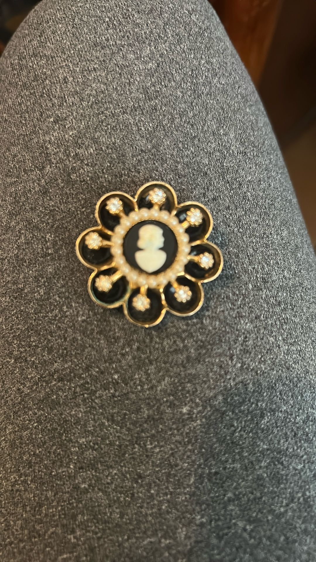 Gorgeous Vintage Signed Coro Cameo Brooch