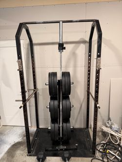 Squat rack and bumper plates