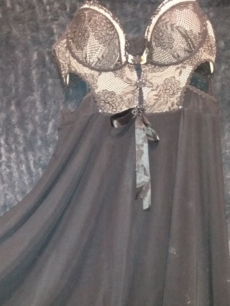 My Baby I'm Obsessed W/ The Details In This Beautiful Tailored To Perfection Size 36 D I'm Snug Top Side With This Beaut