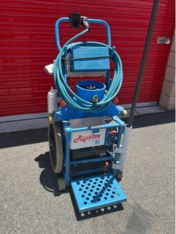 Riptide Professional Pool Vacuum w/ all the Extra Accessories