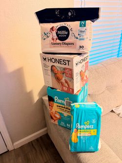 Newborn/Size 1 pampers