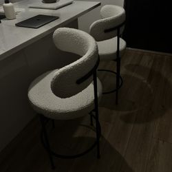 2 piece Stool Set