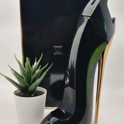 Carolina Herrera
 
Good Girl Eau de Parfum 

5.1 fl (2 available, damaged but Sprays) 