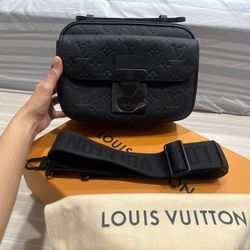 S Lock Messenger Louis Vuitton