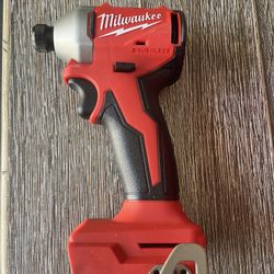 Milwaukee Impact 1/4”