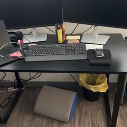 Computer desk