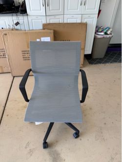 3 Computer chairs