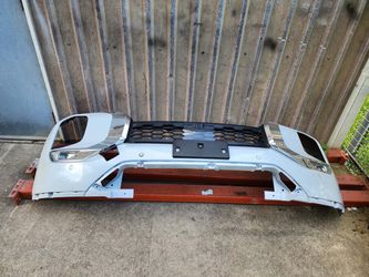 2022-2026 Mitsubishi Outlander SE Front Bumper Pearl White Used Oem